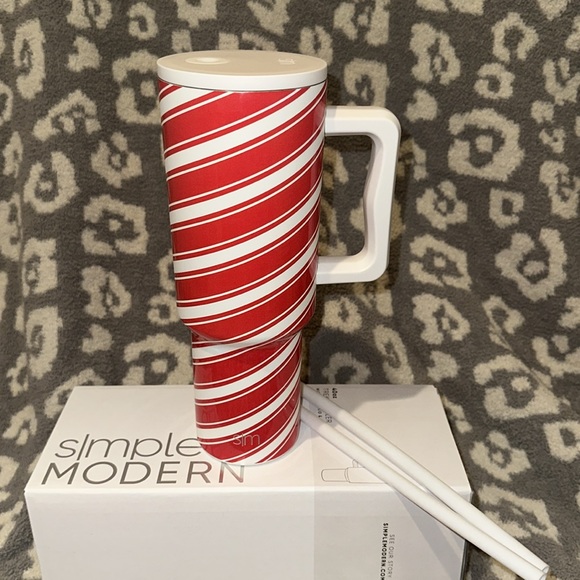 Simple Modern TREK 40oz Tumbler Holiday TREKMAS Collection In Candy Cane 🥰😍 - Picture 7 of 17